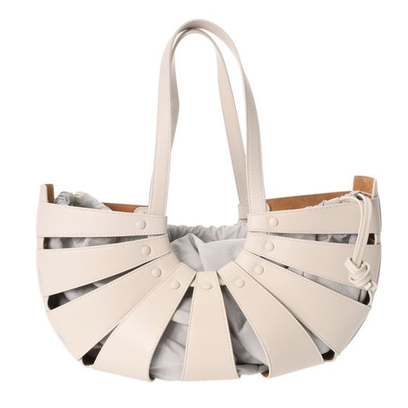BOTTEGA VENETA The Shell White Women's Leather Handbag, A Rank, Pre-owned, Ginzo - Picture 2 of 11